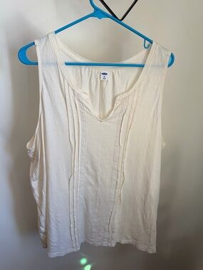Old Navy Cream Pintuck Lace-Trim Sleeveless Tank